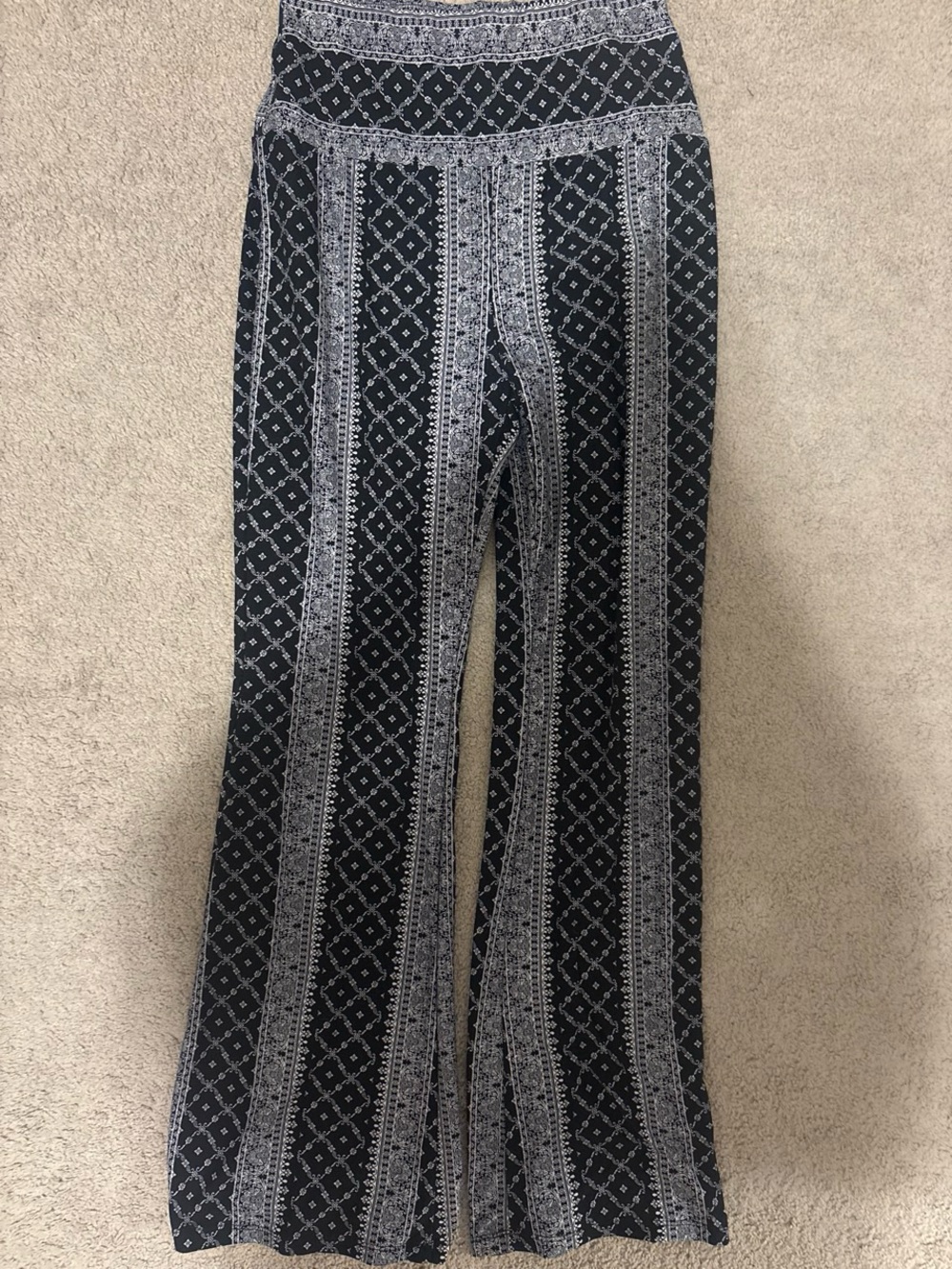 Black & White Printed Flare Leggings
